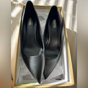 Michael Kors Alina Flex Pump Black Size 10. Wonderful condition. Used twice.